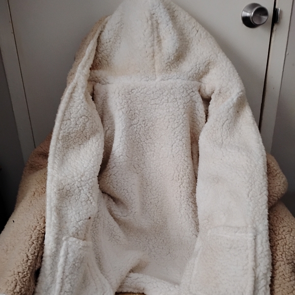 Cozy Tan Furr Sherpa Hooded Jacket (Love Tree) - Picture 2 of 3